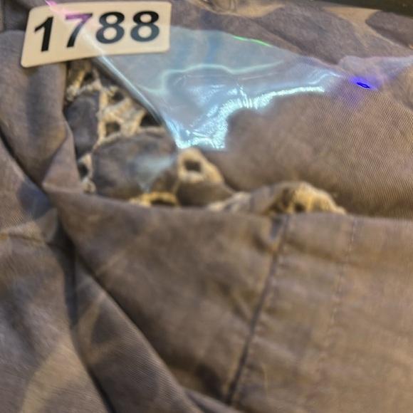 LOFT The Softened Shirt XL Blue Chambray Blouse Eyelet Lace Front Boho - Picture 7 of 9